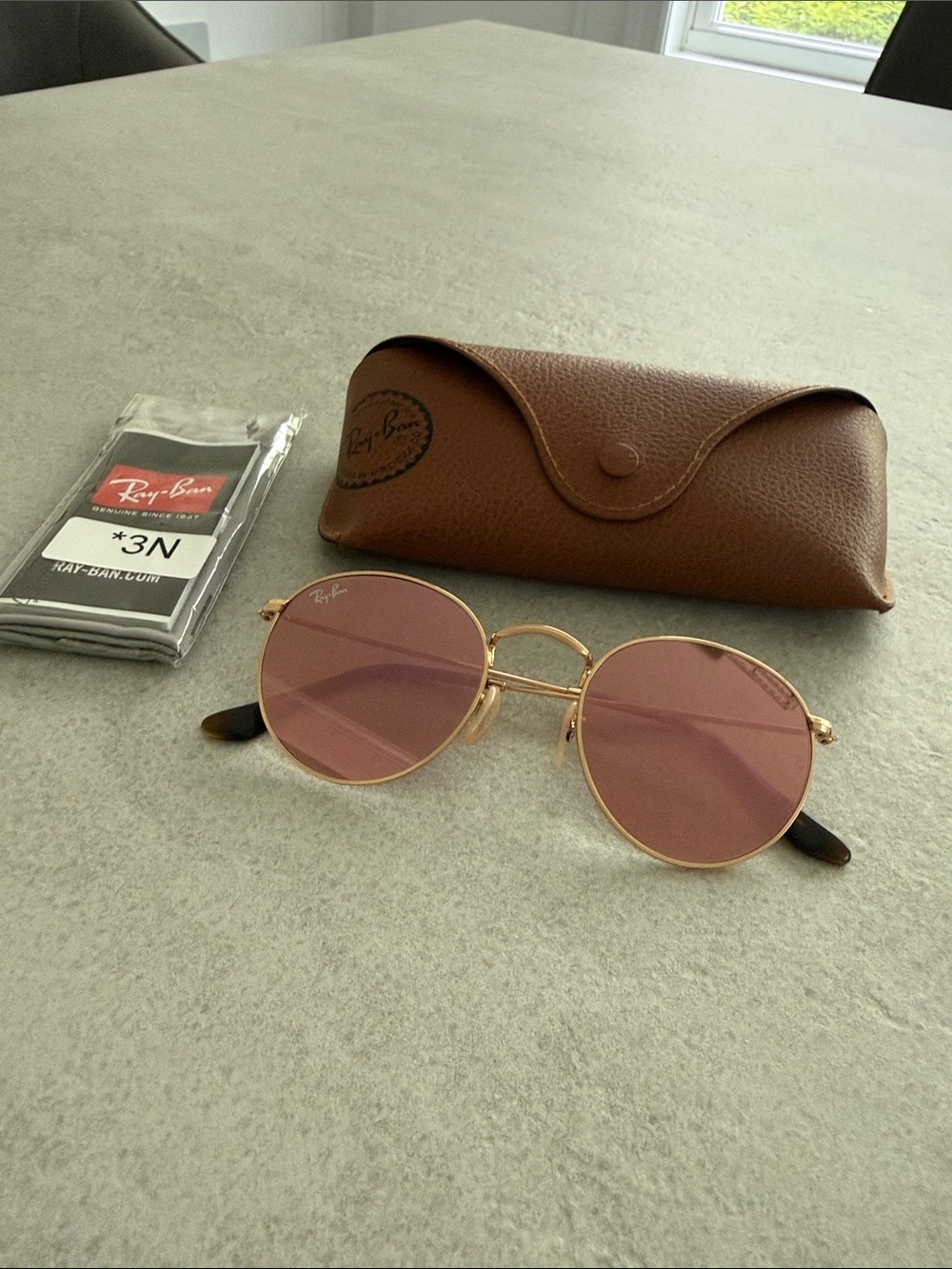 Ray-Ban Metal Round Sunglasses with Pink Lenses and Gold Frame RB3447